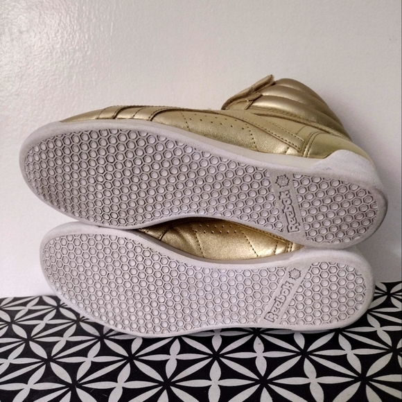 Classic Reebok Pump Gold High Tops - Picture 5 of 6